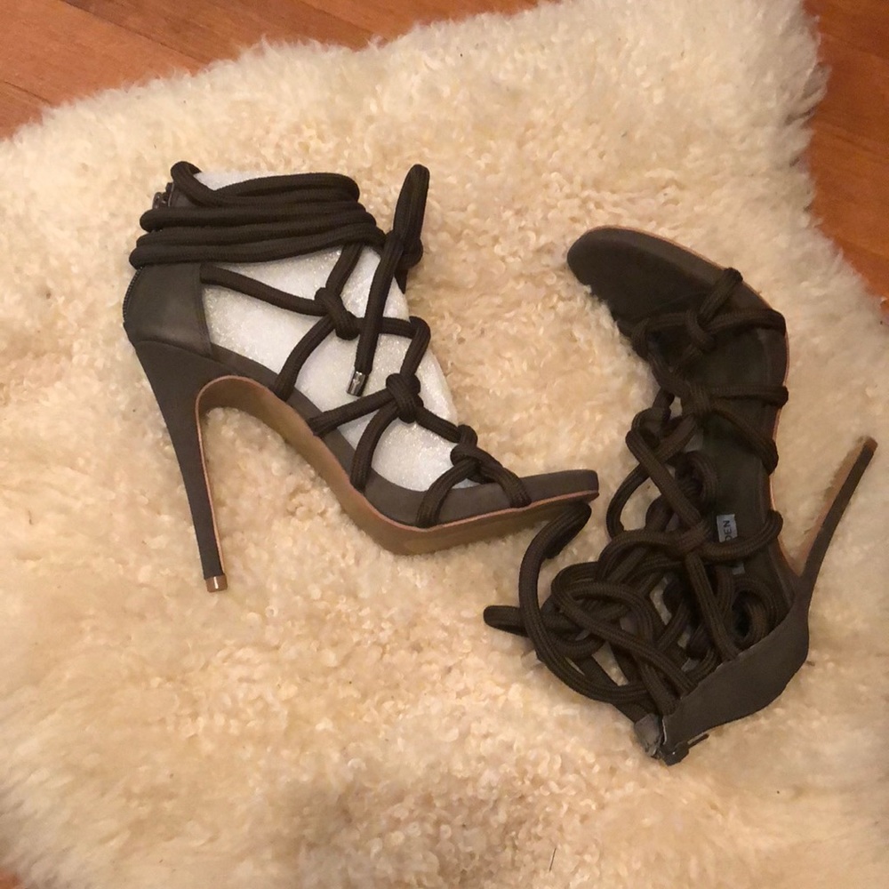 Tie up pumps